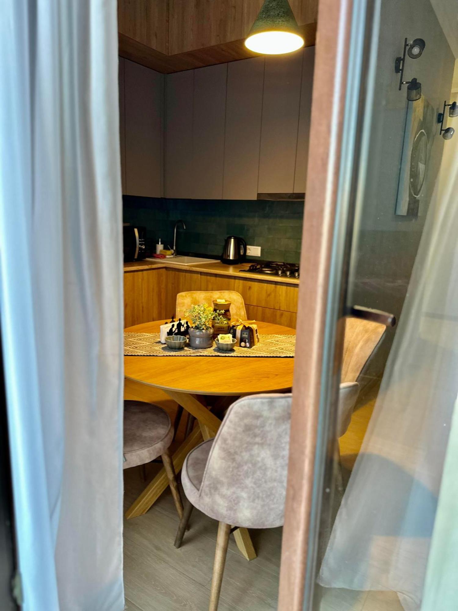 Downtown Apartment Кутаиси Экстерьер фото